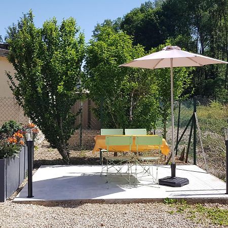 Agreable Petite Maison Proche Joigny Chamvres Exterior photo