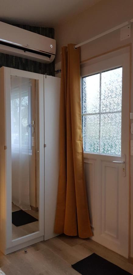 Agreable Petite Maison Proche Joigny Chamvres Exterior photo